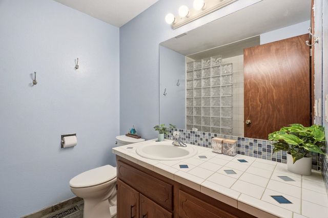1612 E 49th Ave, Spokane, WA 99223