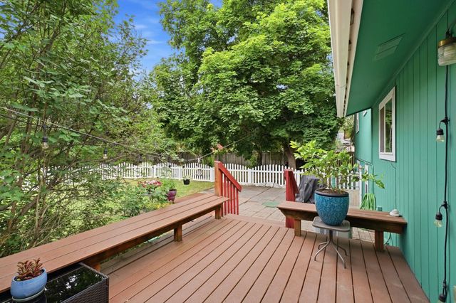 1612 E 49th Ave, Spokane, WA 99223