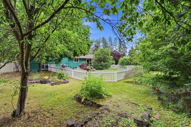 1612 E 49th Ave, Spokane, WA 99223