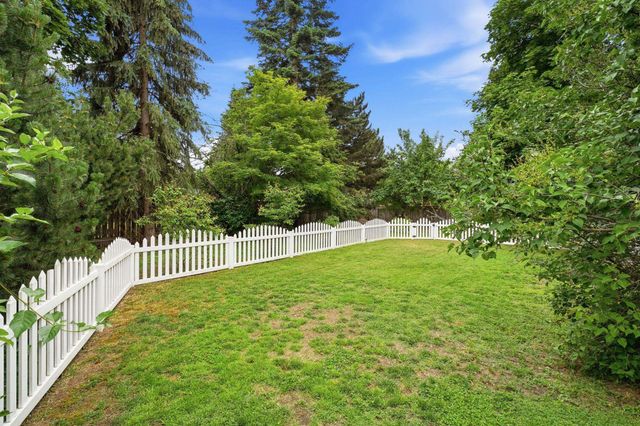 1612 E 49th Ave, Spokane, WA 99223