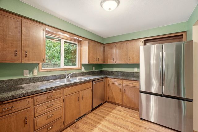 1612 E 49th Ave, Spokane, WA 99223