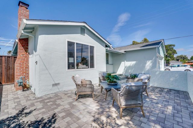 2210 Stebbins Avenue, Santa Clara, CA 95051