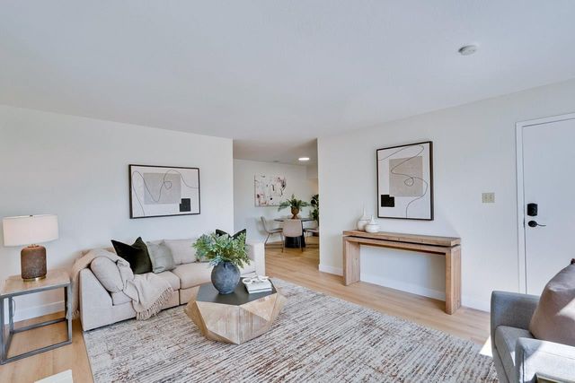 2210 Stebbins Avenue, Santa Clara, CA 95051