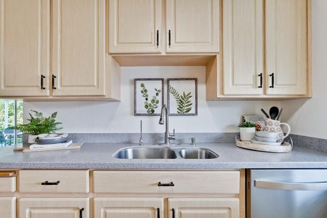 2210 Stebbins Avenue, Santa Clara, CA 95051