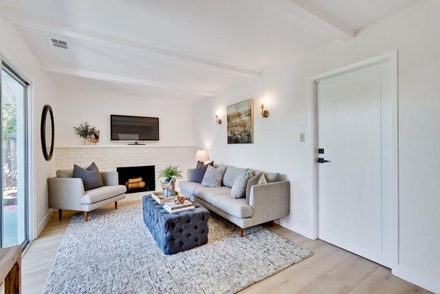 2210 Stebbins Avenue, Santa Clara, CA 95051