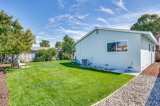 2210 Stebbins Avenue, Santa Clara, CA 95051