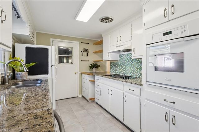 11 Kemper AVE, Newport News, VA 23601