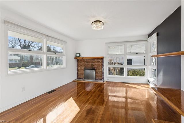 11 Kemper AVE, Newport News, VA 23601