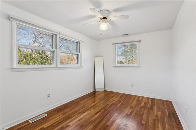 11 Kemper AVE, Newport News, VA 23601