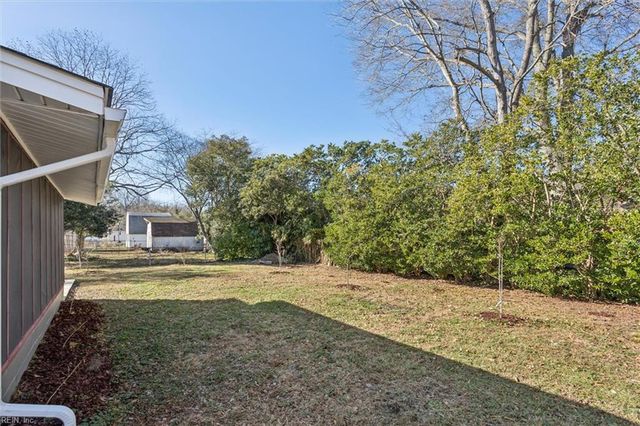 11 Kemper AVE, Newport News, VA 23601