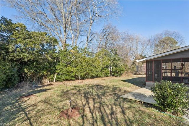 11 Kemper AVE, Newport News, VA 23601