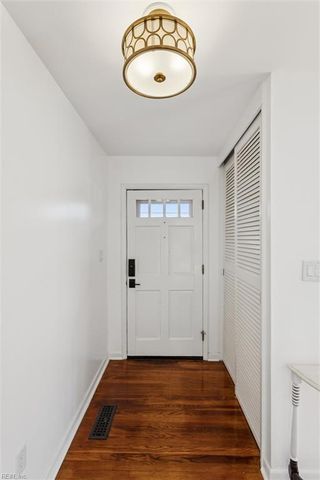 11 Kemper AVE, Newport News, VA 23601