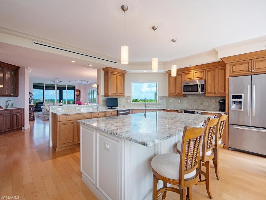 7425 Pelican Bay BLVD 506, NAPLES, FL 34108 — exterior