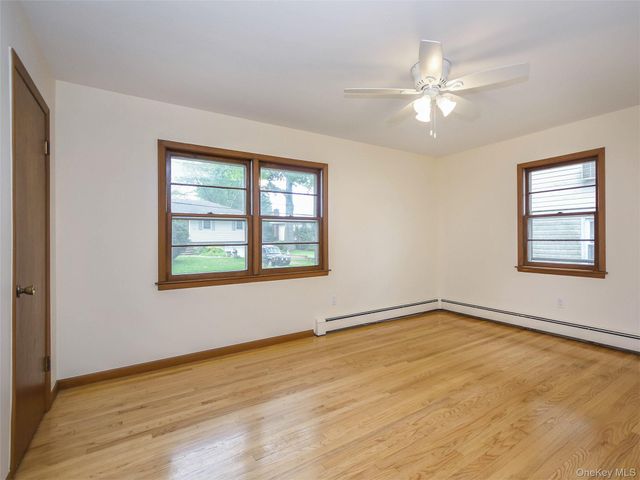 60 Smith Street, Glen Cove, NY 11542