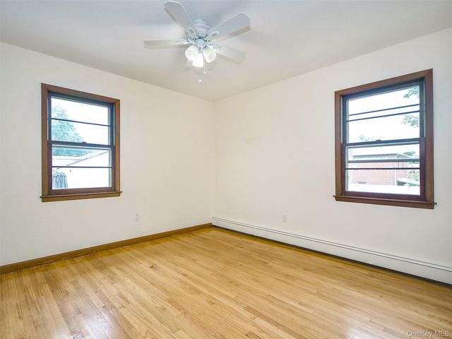 60 Smith Street, Glen Cove, NY 11542