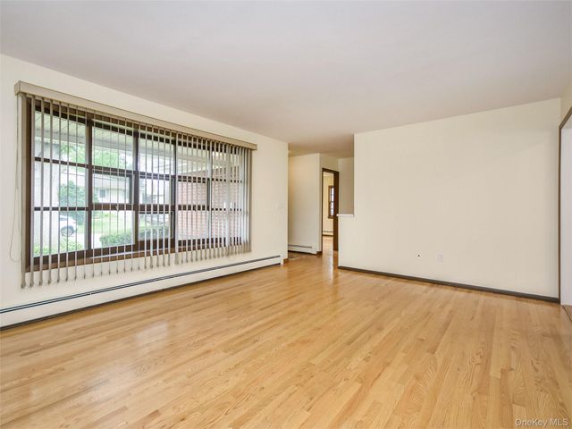 60 Smith Street, Glen Cove, NY 11542