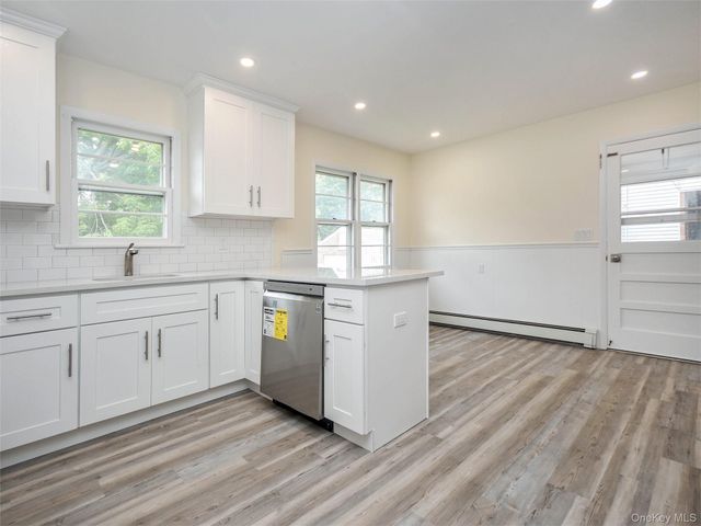 60 Smith Street, Glen Cove, NY 11542