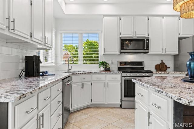 553 Malinmor Drive, Weldon Spring, MO 63304