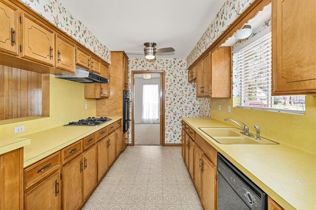 450 Dover Lane, Spring, TX 77373