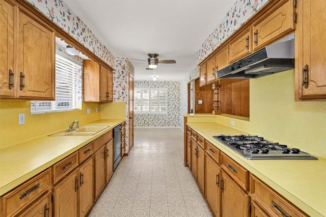 450 Dover Lane, Spring, TX 77373