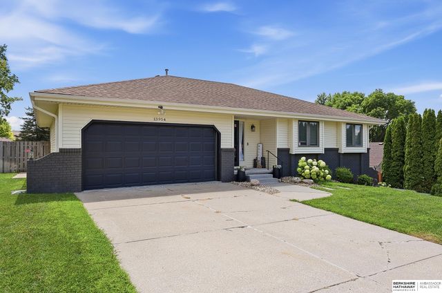 13954 Arbor Circle, Omaha, NE 68144
