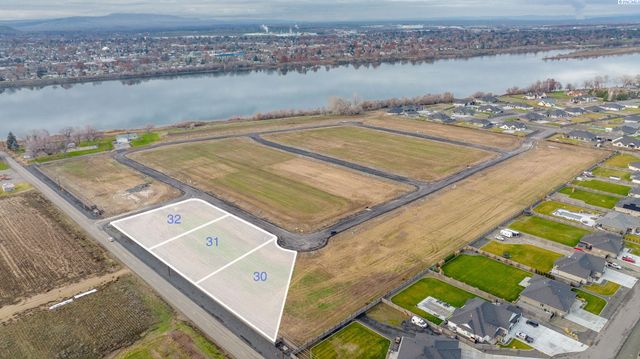 12736 Blackfoot Dr, Pasco, WA 99301