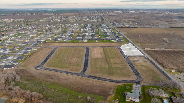 12736 Blackfoot Dr, Pasco, WA 99301