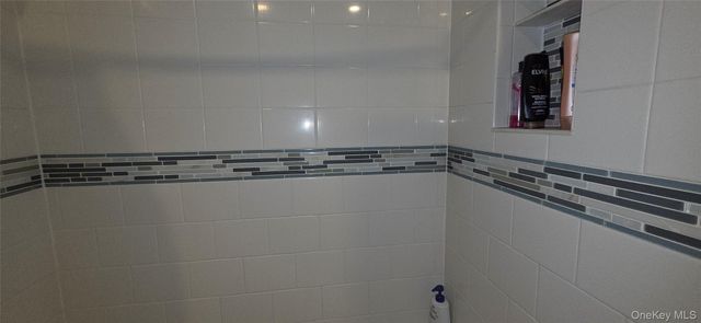 8 Royalston Lane, South Setauket, NY 11720