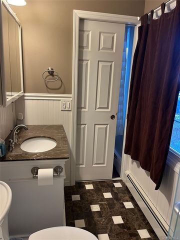 8 Royalston Lane, South Setauket, NY 11720