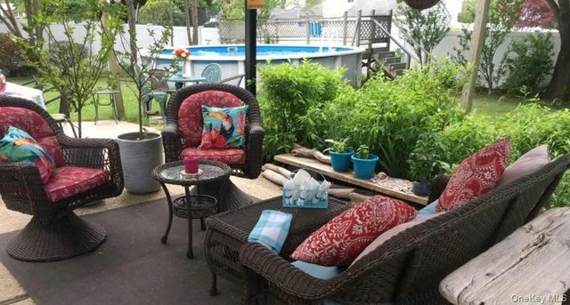 8 Royalston Lane, South Setauket, NY 11720