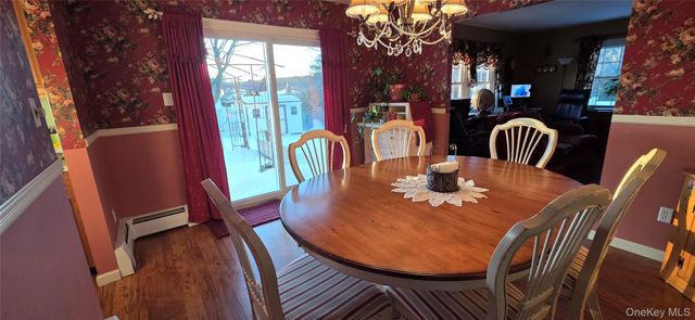 8 Royalston Lane, South Setauket, NY 11720