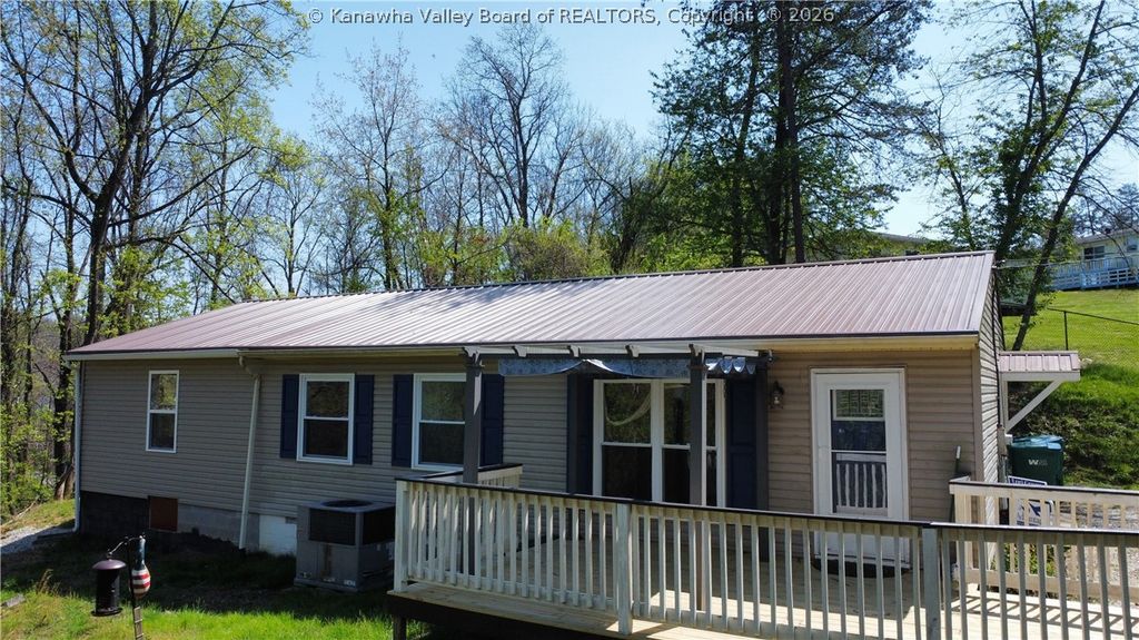322 Grandview Drive, Hurricane, WV 25526