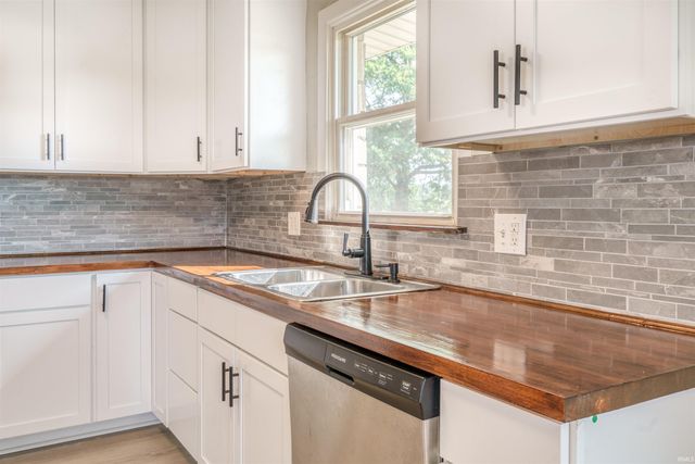 707 Wessel Lane, Evansville, IN 47712