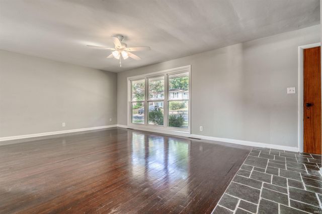 707 Wessel Lane, Evansville, IN 47712