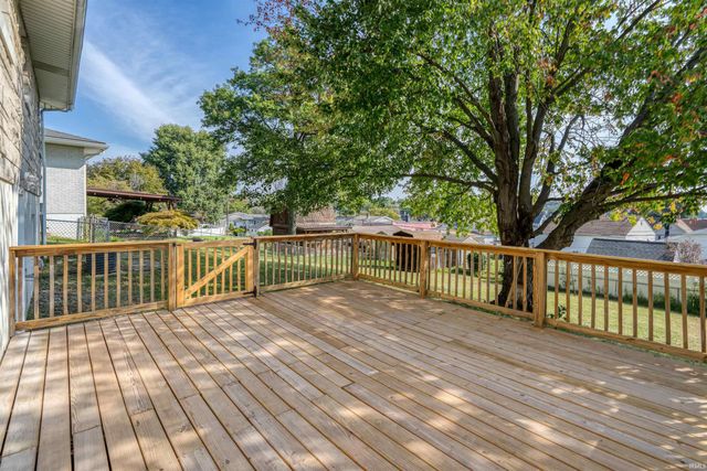 707 Wessel Lane, Evansville, IN 47712