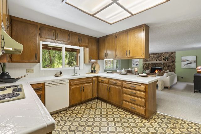 1515 Donita Dr., El Cajon, CA 92020