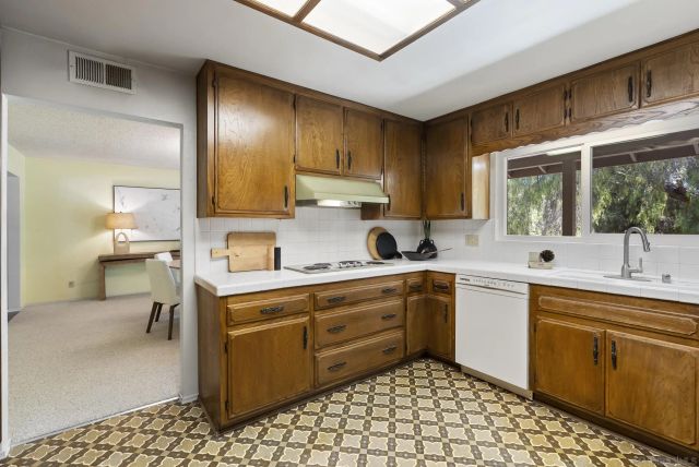 1515 Donita Dr., El Cajon, CA 92020