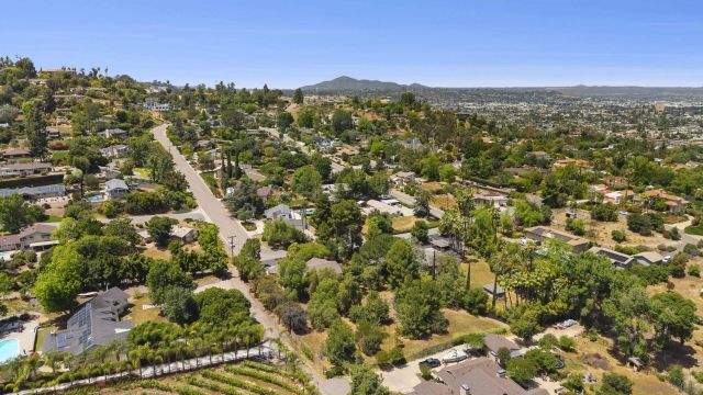 1515 Donita Dr., El Cajon, CA 92020