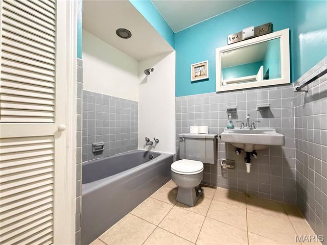 54 Fairview Drive, Hillsboro, MO 63050