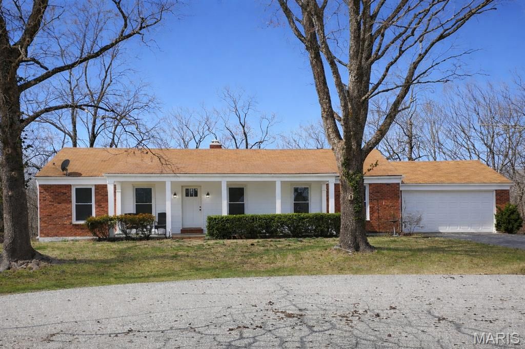 54 Fairview Drive, Hillsboro, MO 63050