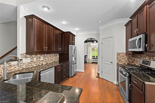 5041 Bennington Way, High Point, NC 27262