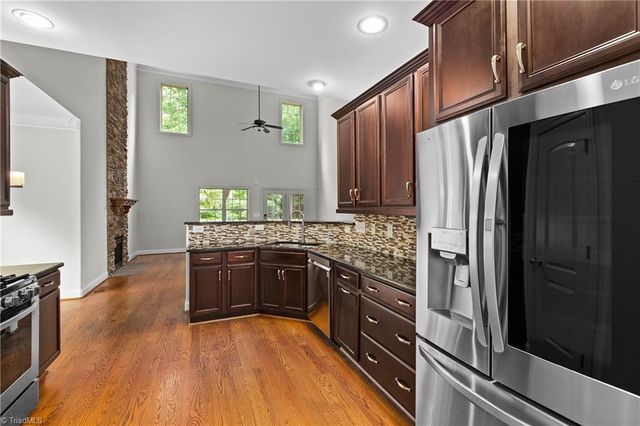 5041 Bennington Way, High Point, NC 27262