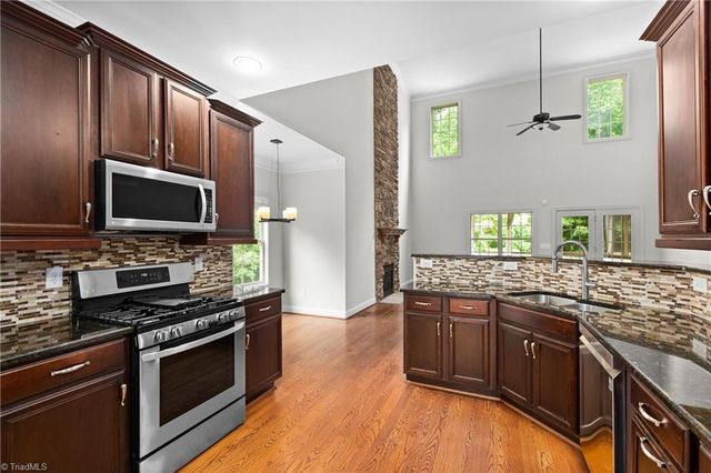 5041 Bennington Way, High Point, NC 27262
