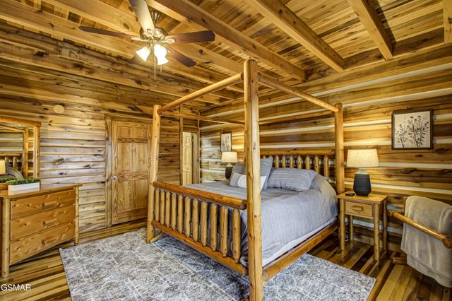 1815 Silver Poplar Lane, Sevierville, TN 37876