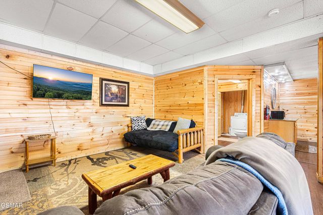 1815 Silver Poplar Lane, Sevierville, TN 37876