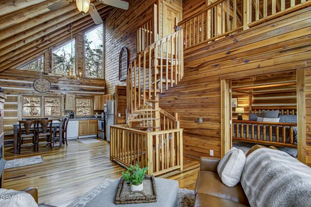 1815 Silver Poplar Lane, Sevierville, TN 37876