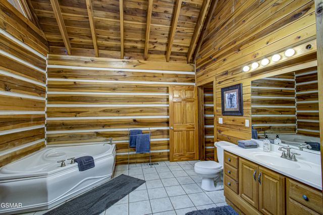 1815 Silver Poplar Lane, Sevierville, TN 37876