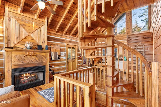 1815 Silver Poplar Lane, Sevierville, TN 37876