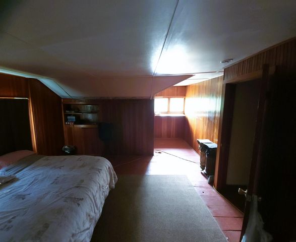 2207 E 4th Street, Waterloo, IA 50703