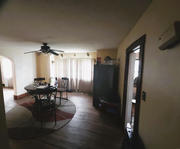 2207 E 4th Street, Waterloo, IA 50703